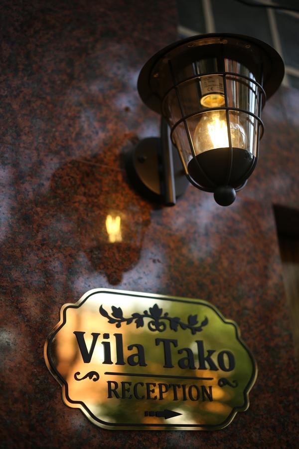 Tako - *
