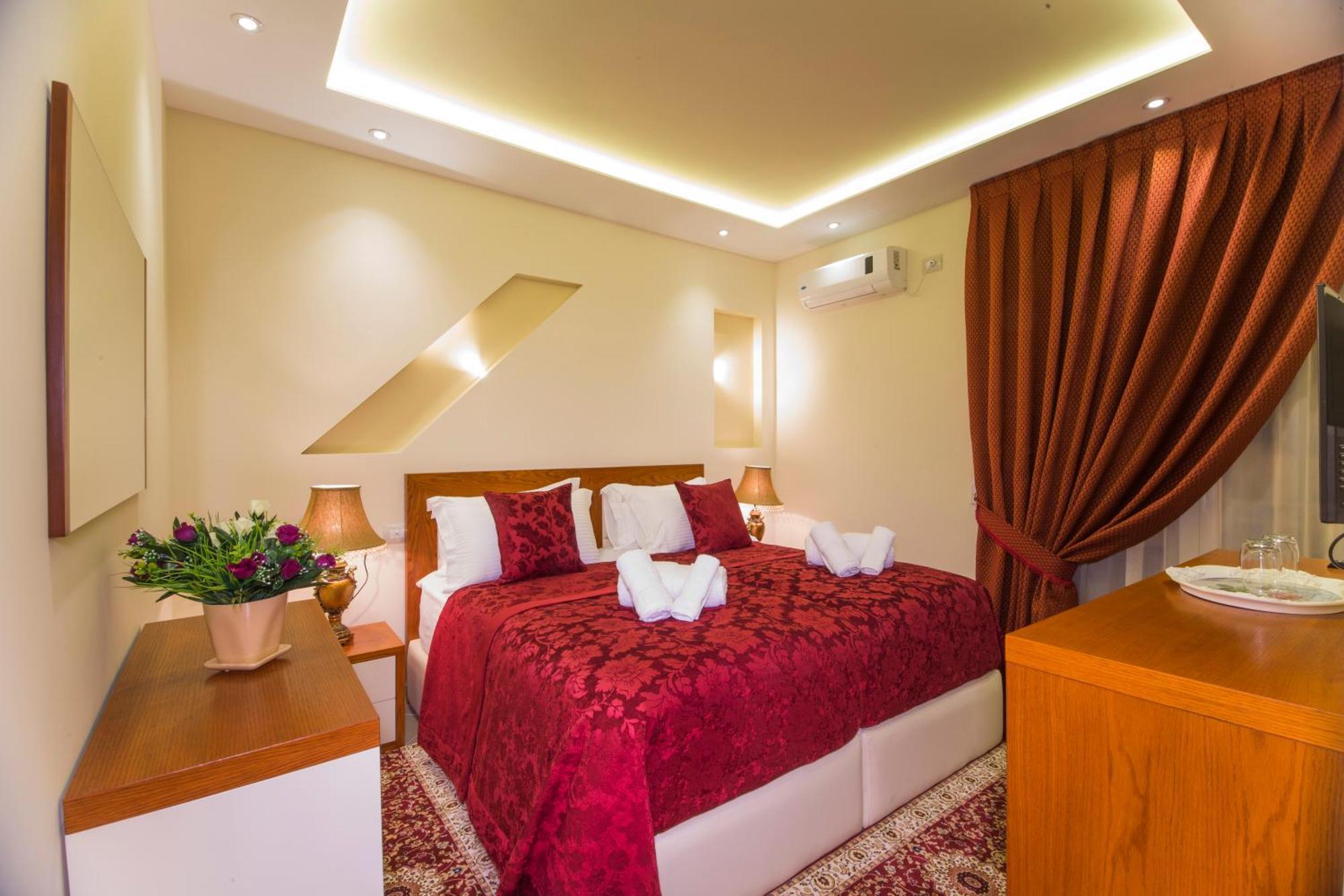 Tako - Hotel Tirana